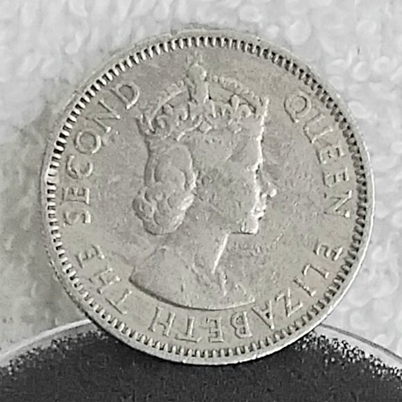 Circulated 1959 Caribbean 25 Cent British Caribbean Coin made of Copper/Nickel!! - Picture 2 of 3